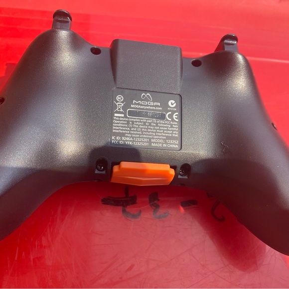 MOGA Controller Model 123252 for Android Smartphones - Picture 5 of 14